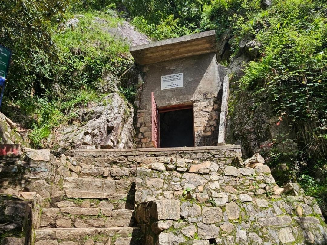 Katyuri Kings Divine Stay- Babaji'S Cave Dwarahat Kültér fotó